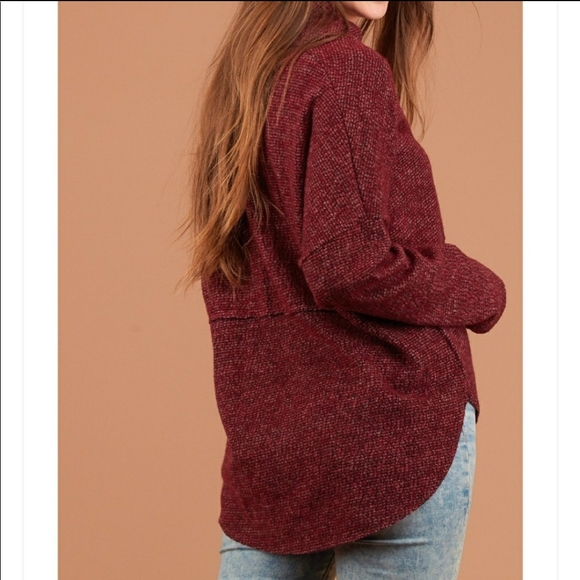 FLASH SALE🔥Soft Burgundy Button Pullover - Picture 4 of 6
